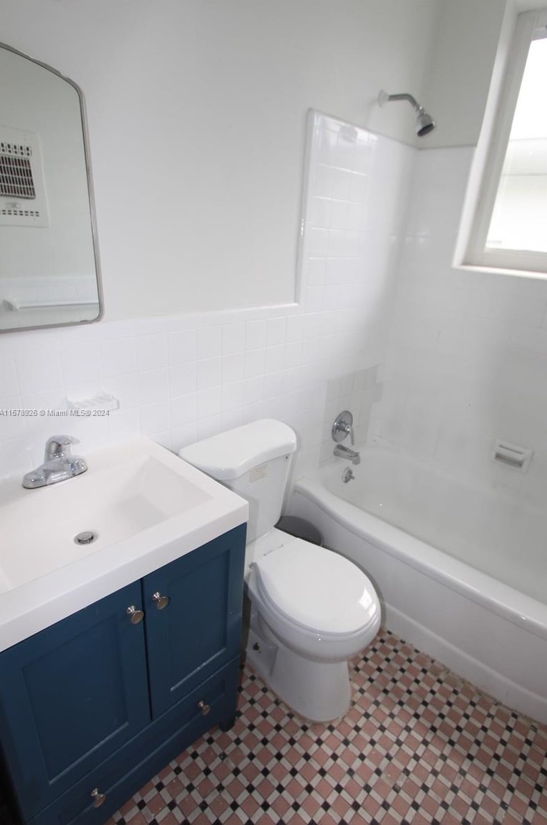 1115 Euclid Ave, Miami Beach FL  33139-4532 exterior