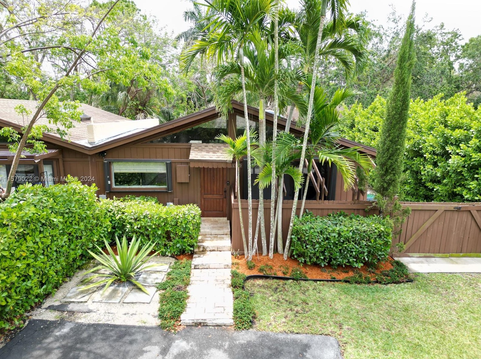 11340 114th Lane Cir, Miami, FL 33176-8415