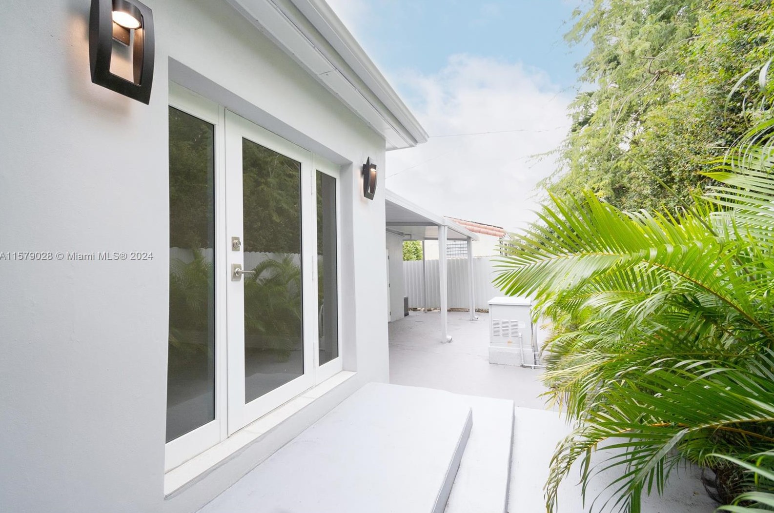 1715 17th Ave, Miami, FL 33125-2328