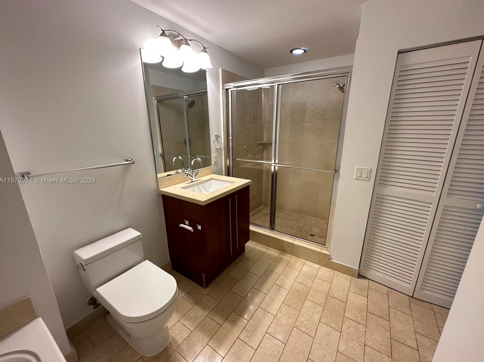 1111 1st Ave, Miami FL  33130-5400 exterior