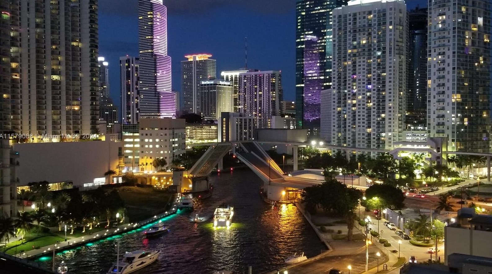 690 1st Ct, Miami FL  33130-2934 exterior