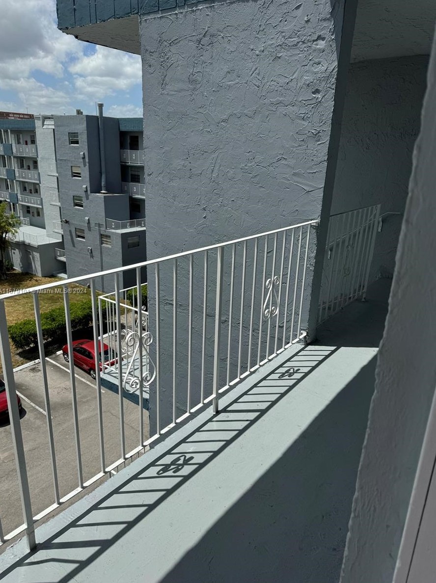 1655 W 44th Pl #543, Hialeah, FL 33012