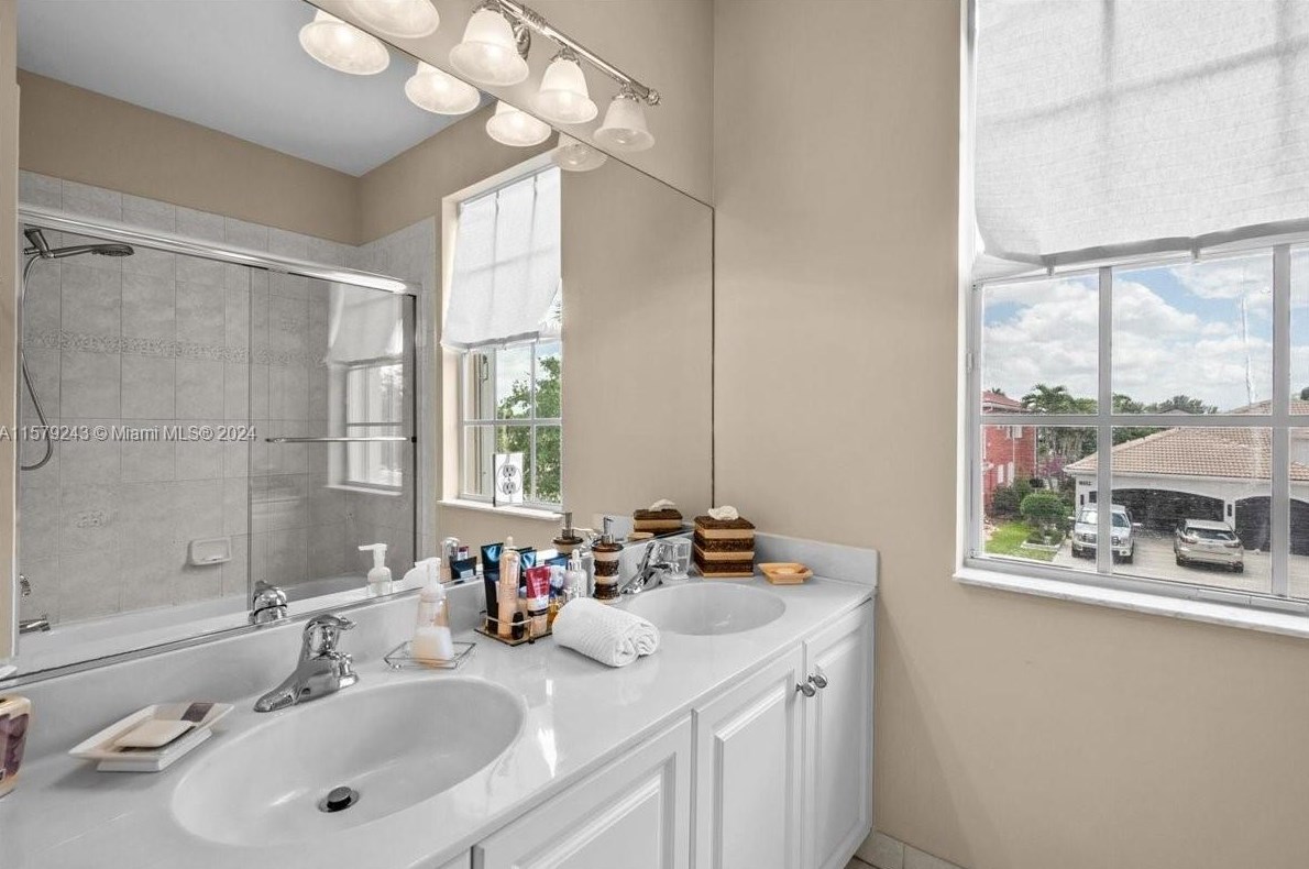 18553 49 St, Hollywood FL  exterior