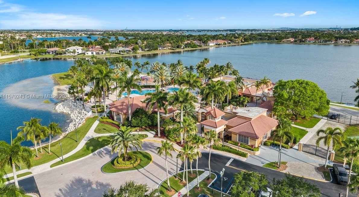 18553 49 St, Hollywood FL  exterior