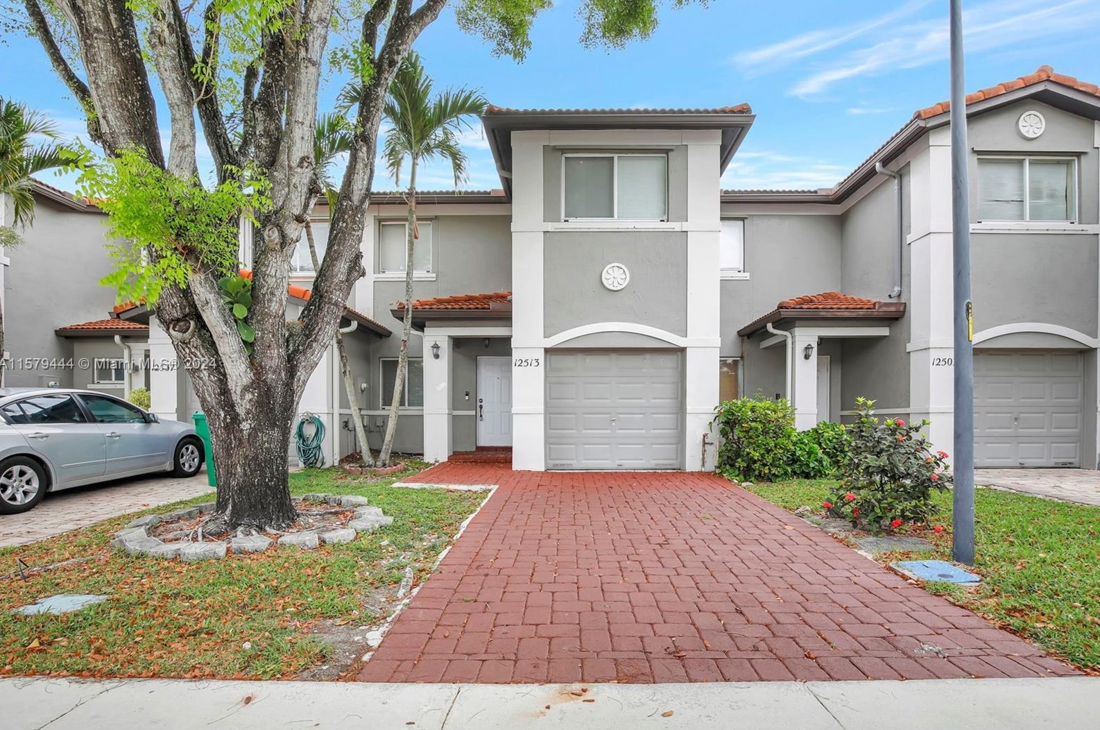 12513 28th Ct, Hollywood, FL 33027-4104