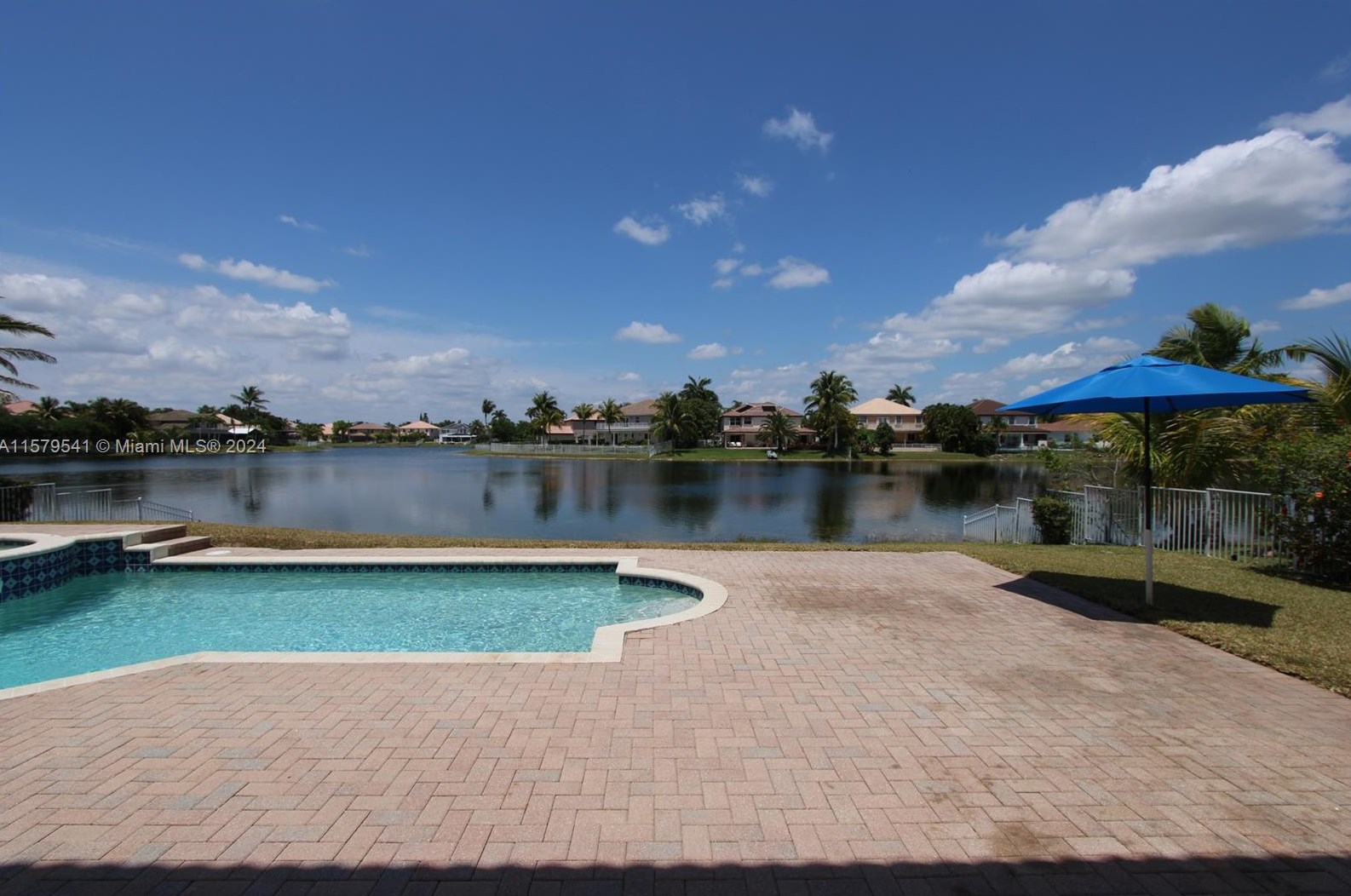17231 12th St, Hollywood, FL 33029-4801