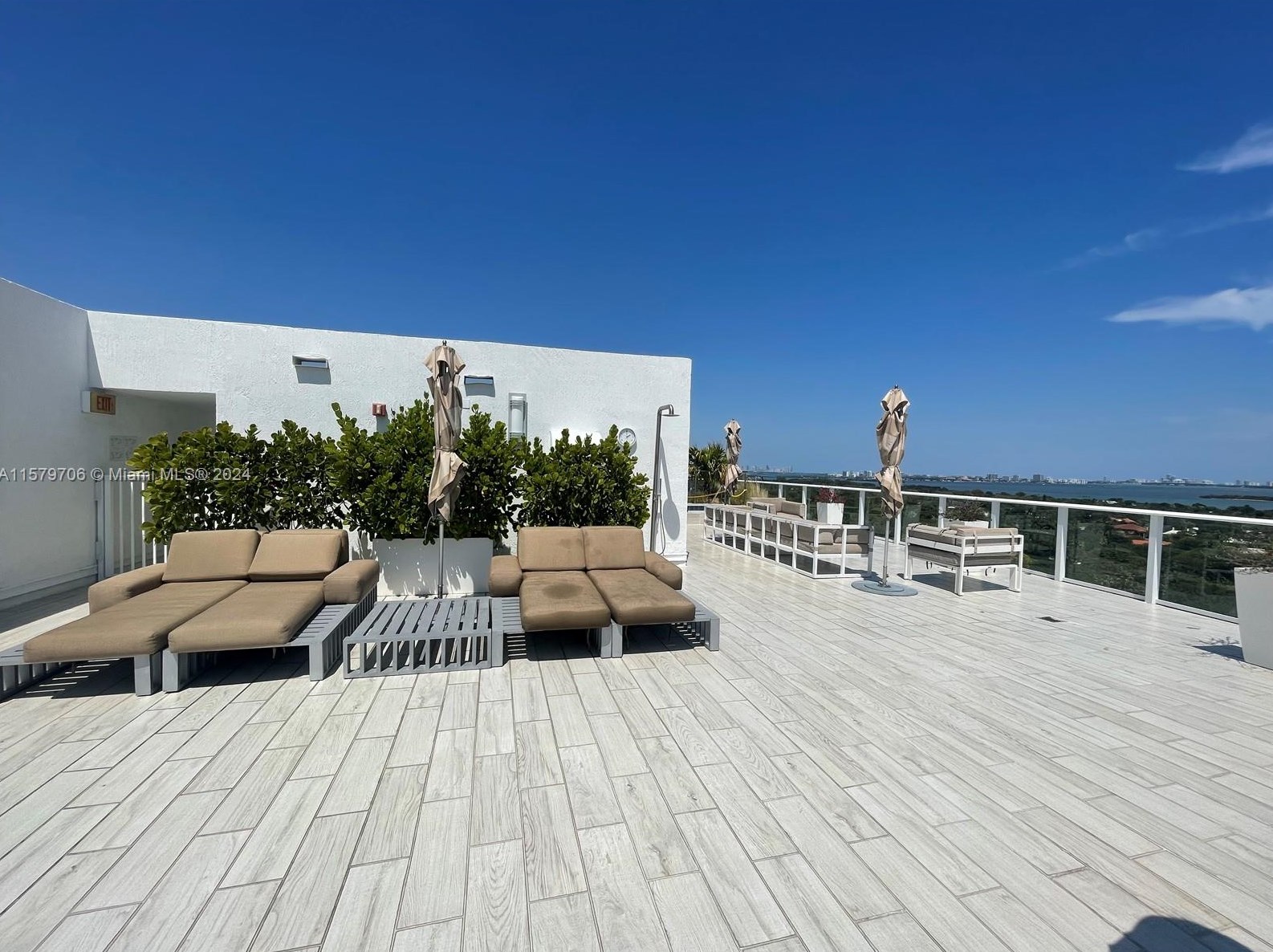 4250 Biscayne Blvd, Miami FL 33137-3210 exterior