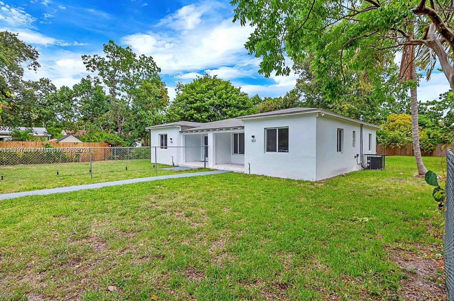 531 106th St, Miami, FL 33138-2045