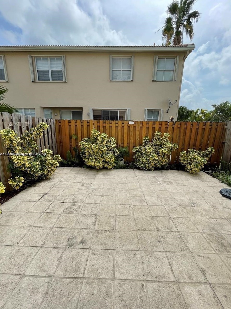 3115 101st Pl, Miami, FL 33172-5920