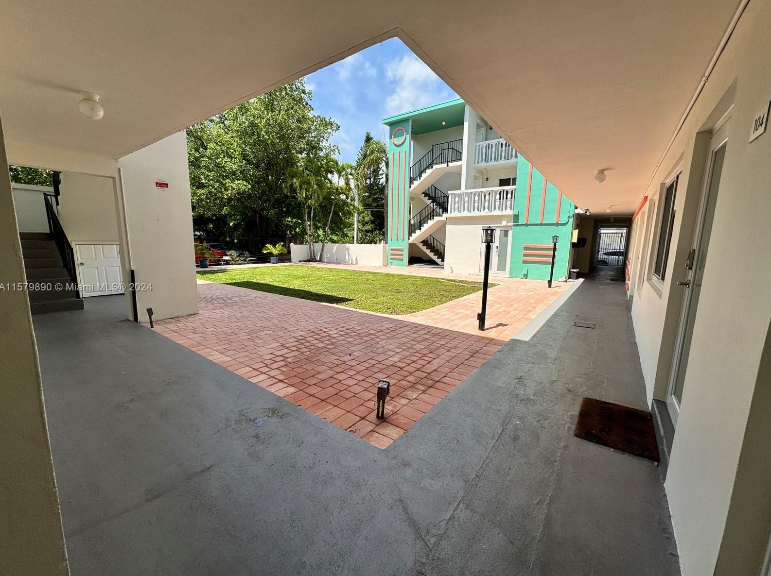 1857 Jefferson St, Hollywood FL  33020-5425 exterior