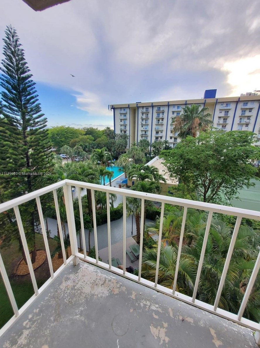 4550 Nw 9th St #509e, Miami, FL 33126