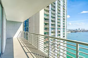 325 NE Biscayne Blvd, Miami, FL 33131 - Photo 16