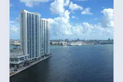 325 NE Biscayne Blvd #1923, Miami, FL 33131 - Photo 2