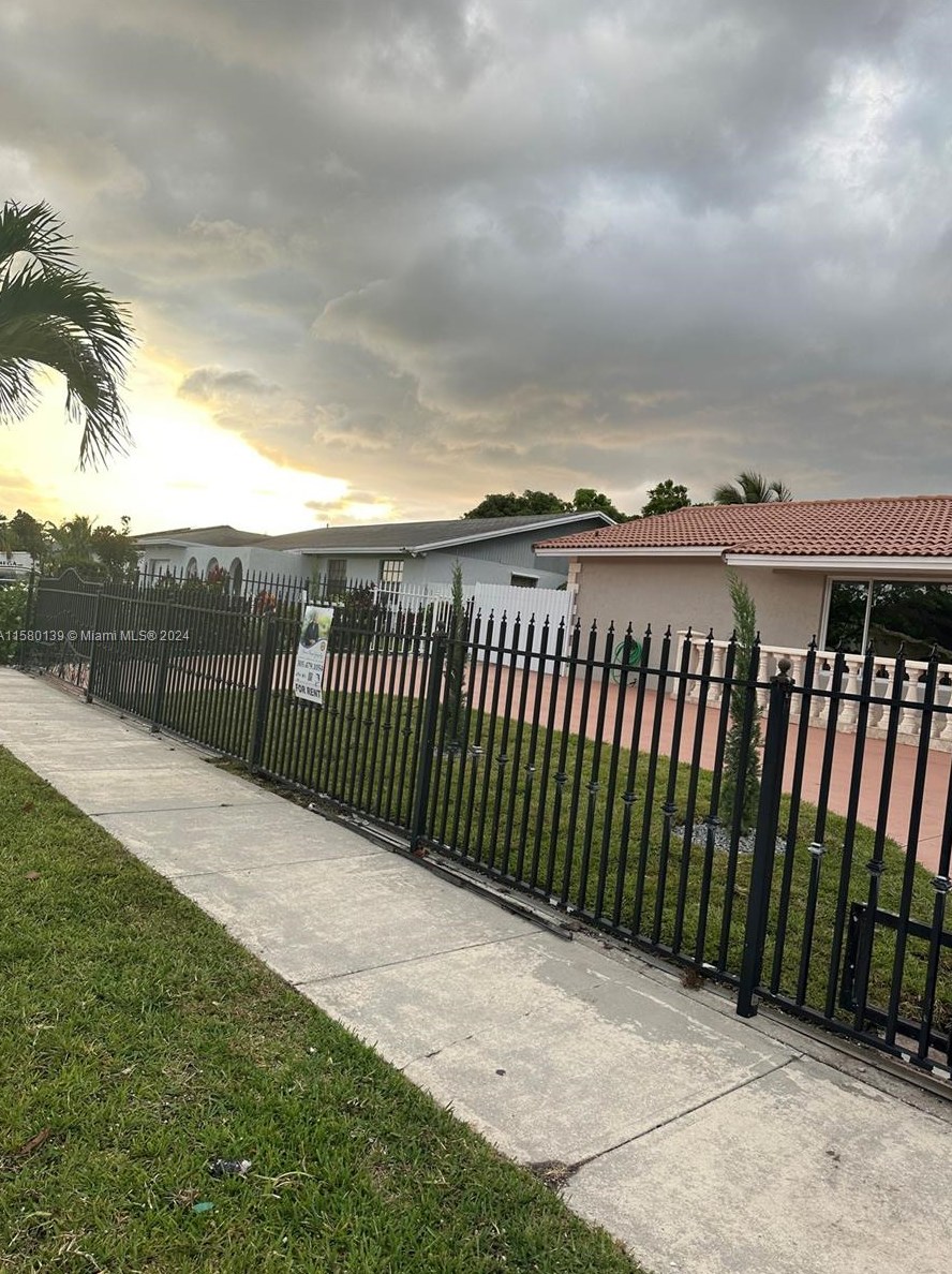 10805 165th Ter, Miami, FL 33157-2942