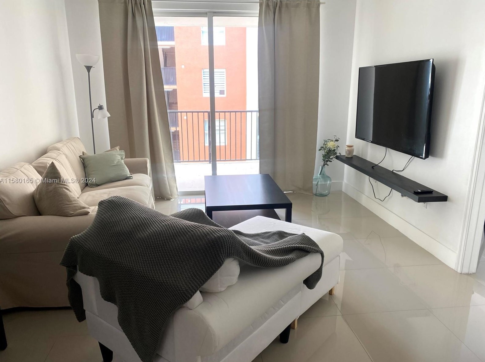 17100 Bay Rd, Miami FL 33160-3411 exterior