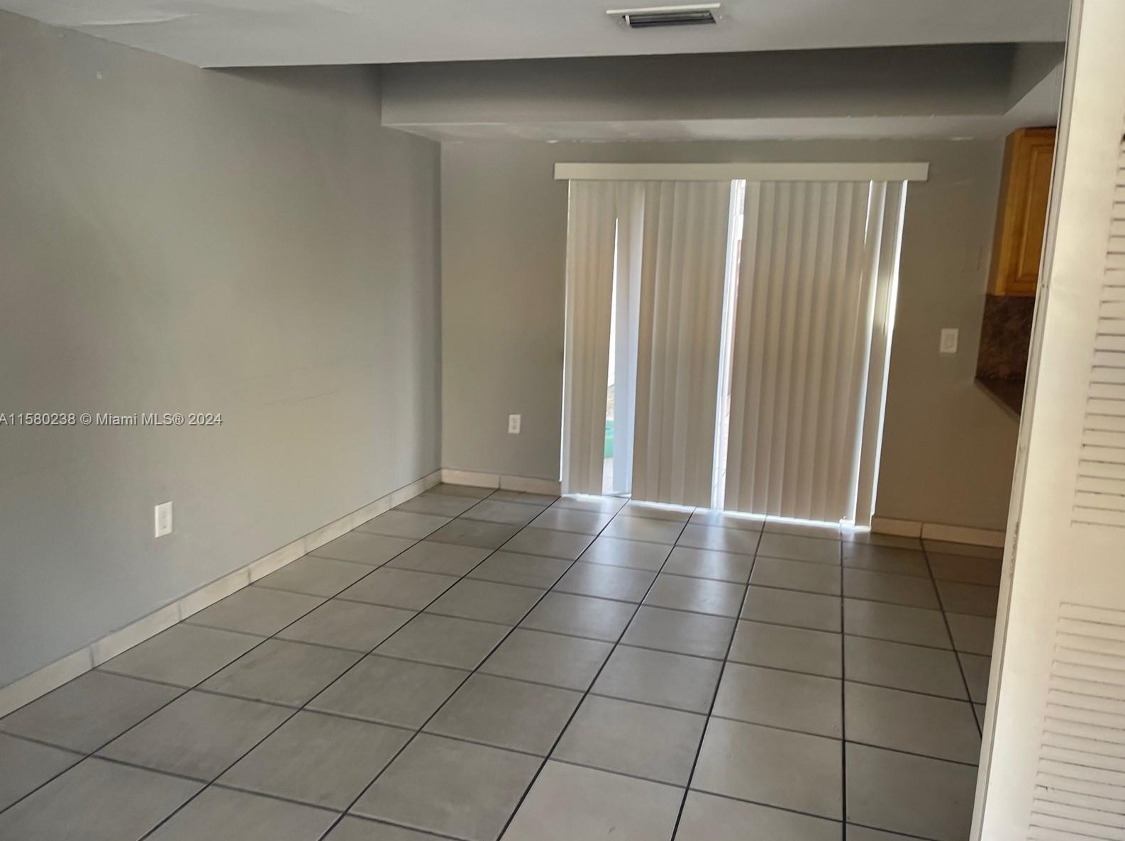 2412 W 54th Pl #06, Hialeah, FL 33016