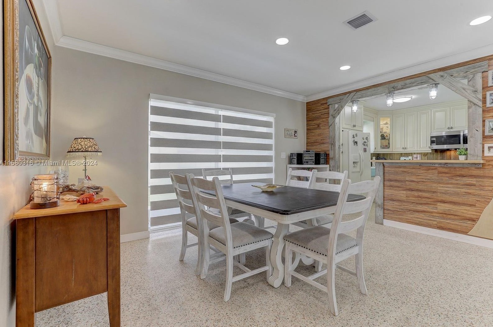 4660 8th Ct, Hialeah FL  33012-3512 exterior