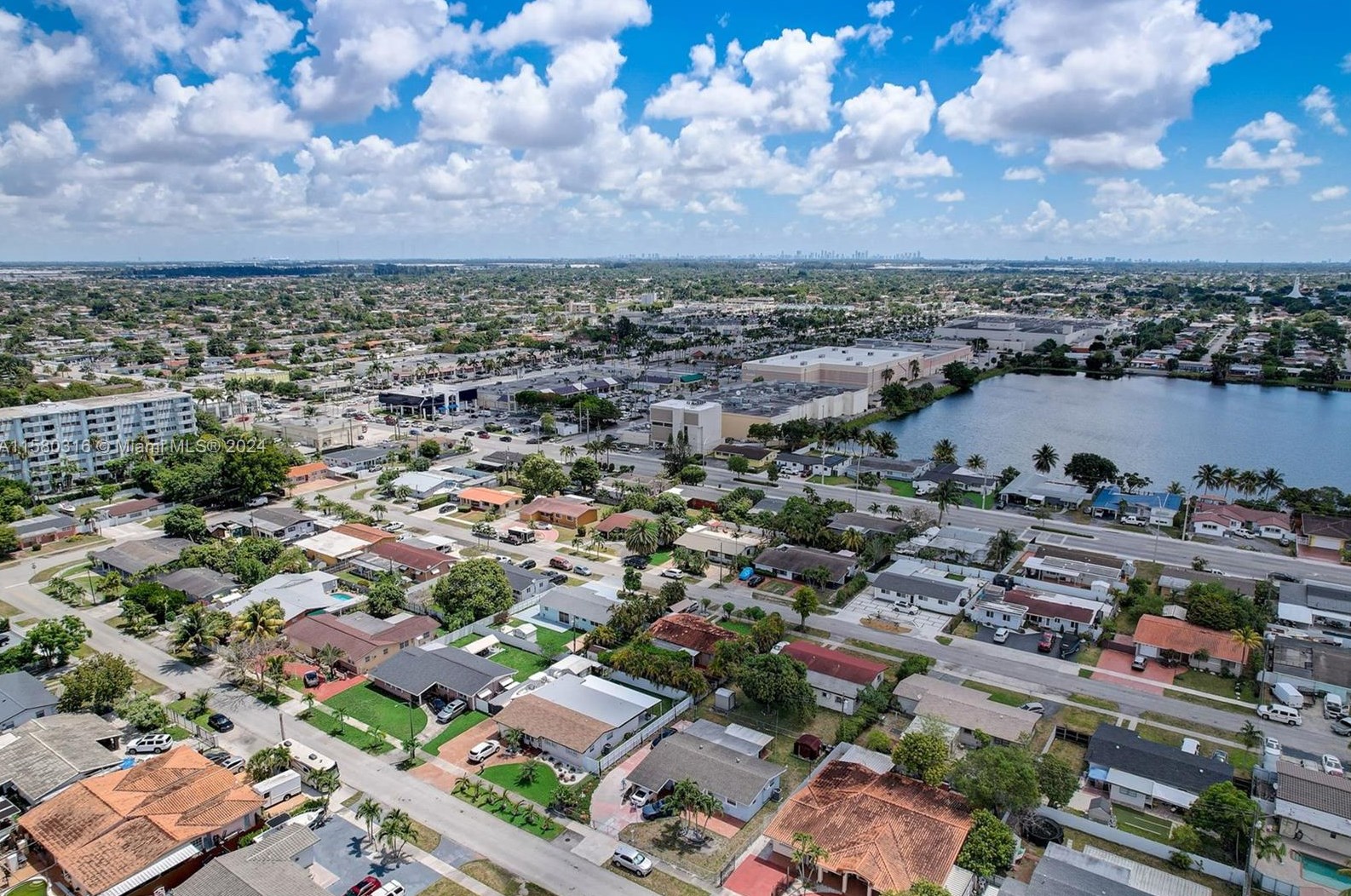 4660 8th Ct, Hialeah FL  33012-3512 exterior