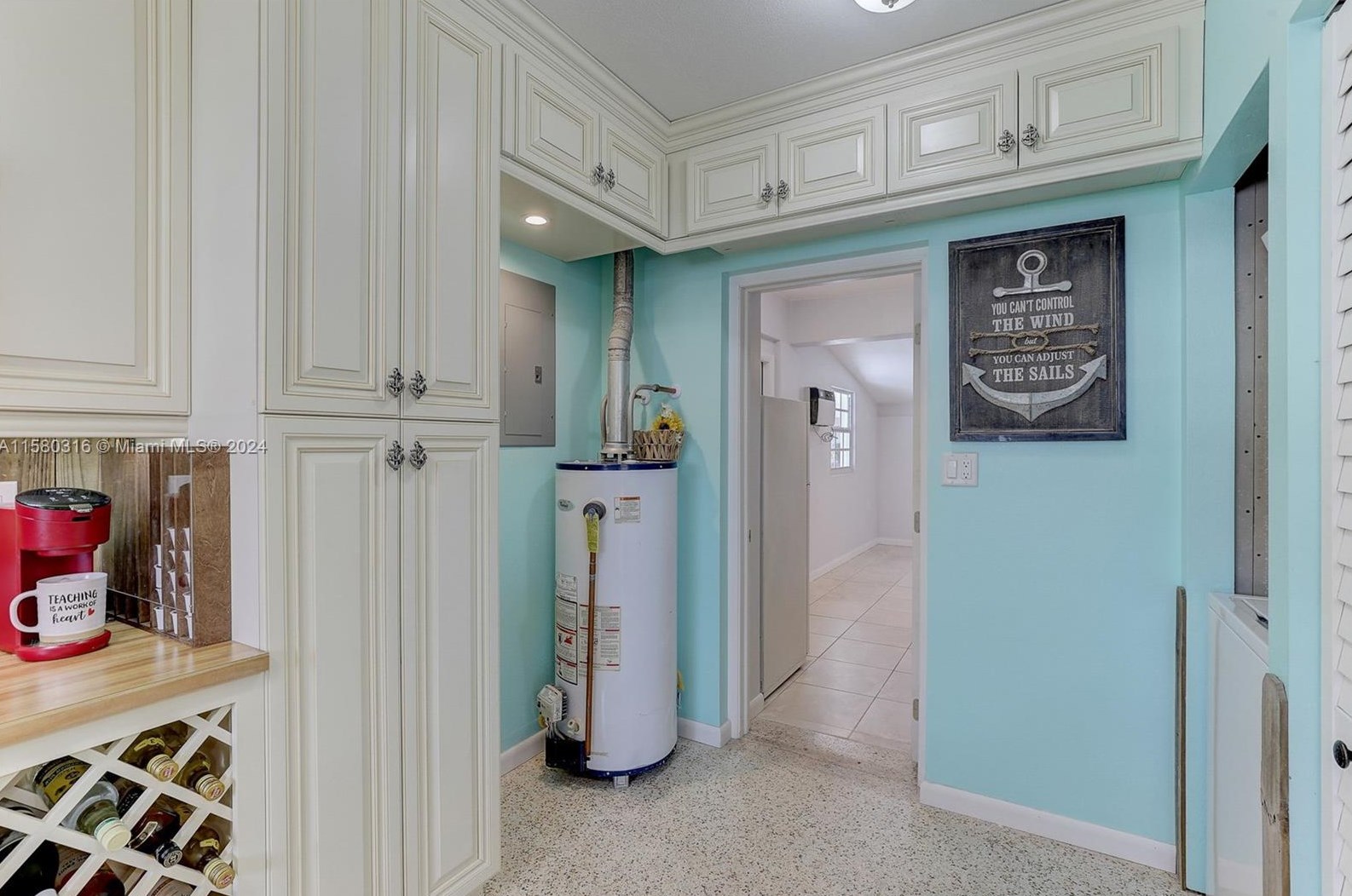 4660 8th Ct, Hialeah FL  33012-3512 exterior