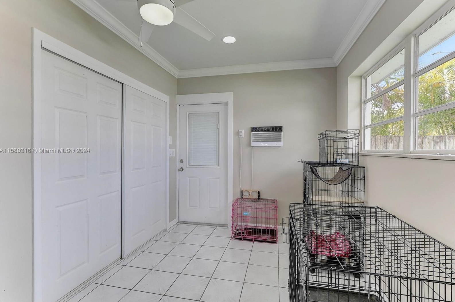 4660 8th Ct, Hialeah FL  33012-3512 exterior