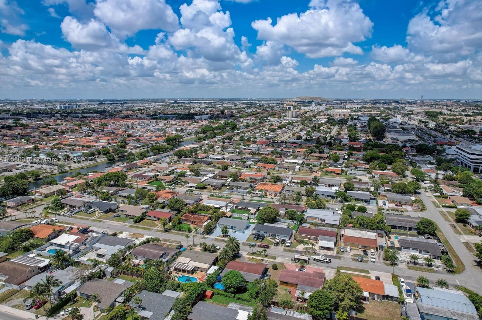 4660 8th Ct, Hialeah FL  33012-3512 exterior