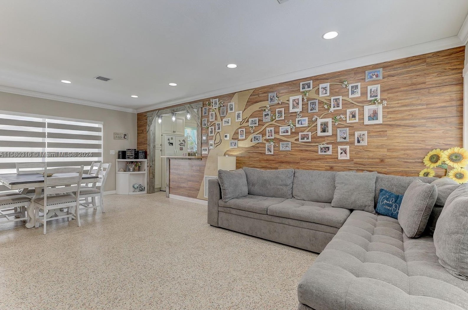 4660 8th Ct, Hialeah FL  33012-3512 exterior