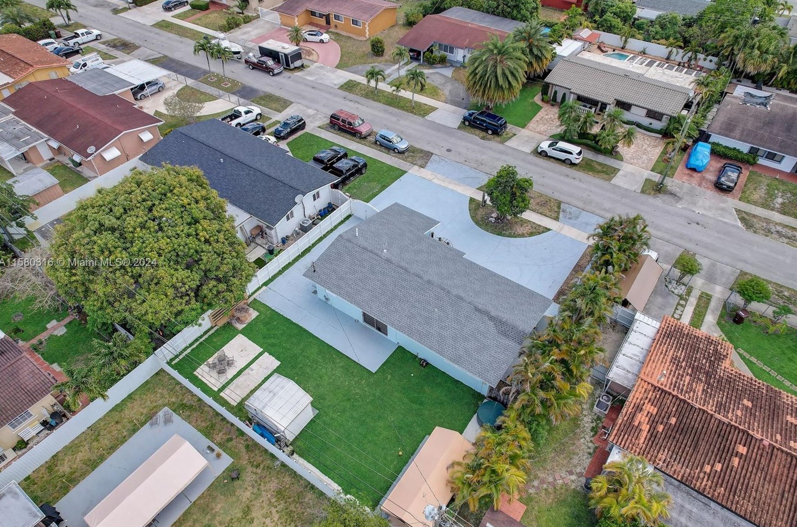 4660 8th Ct, Hialeah FL  33012-3512 exterior