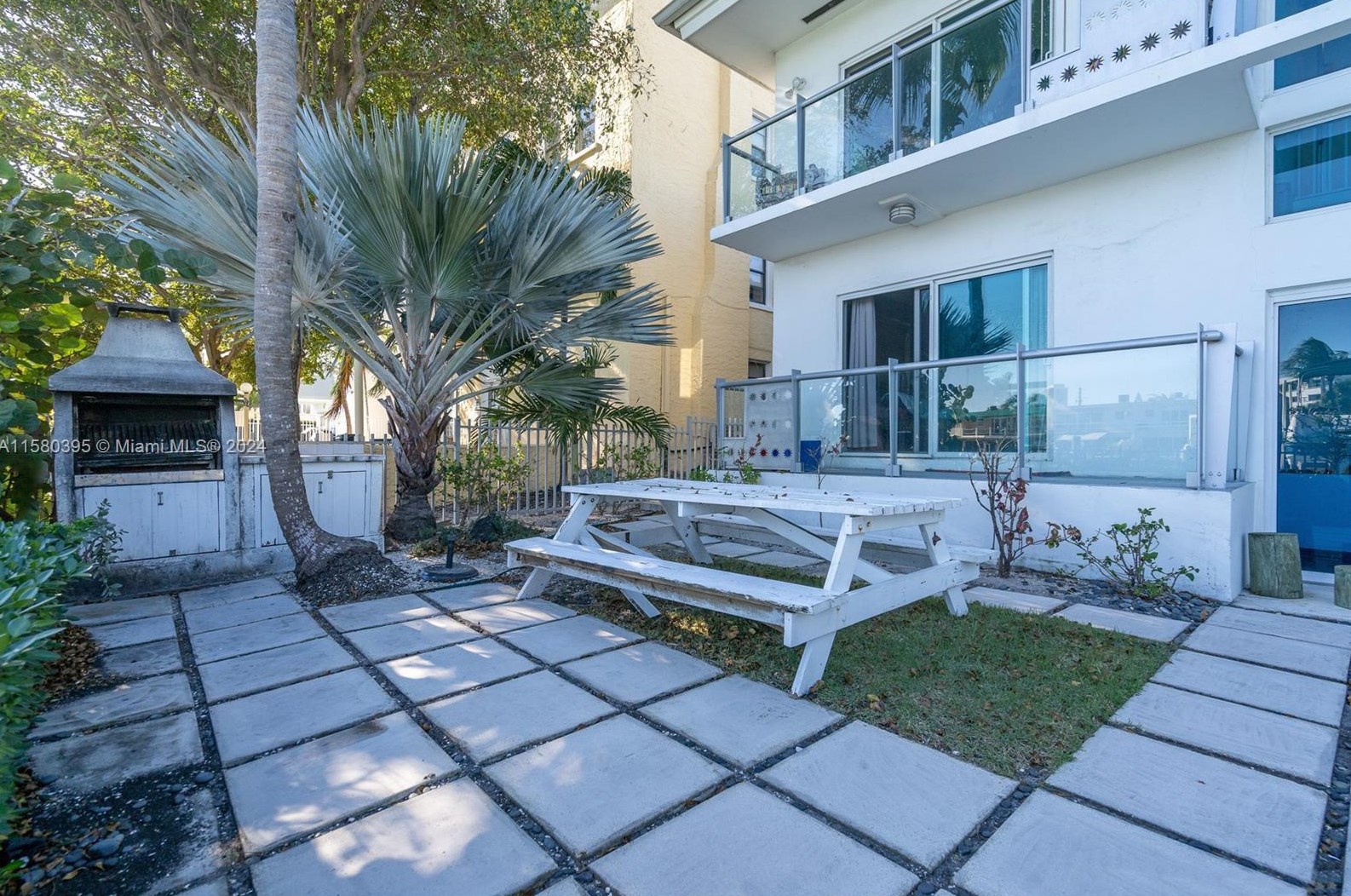 7171 Bay Dr, Miami FL  33141-5408 exterior