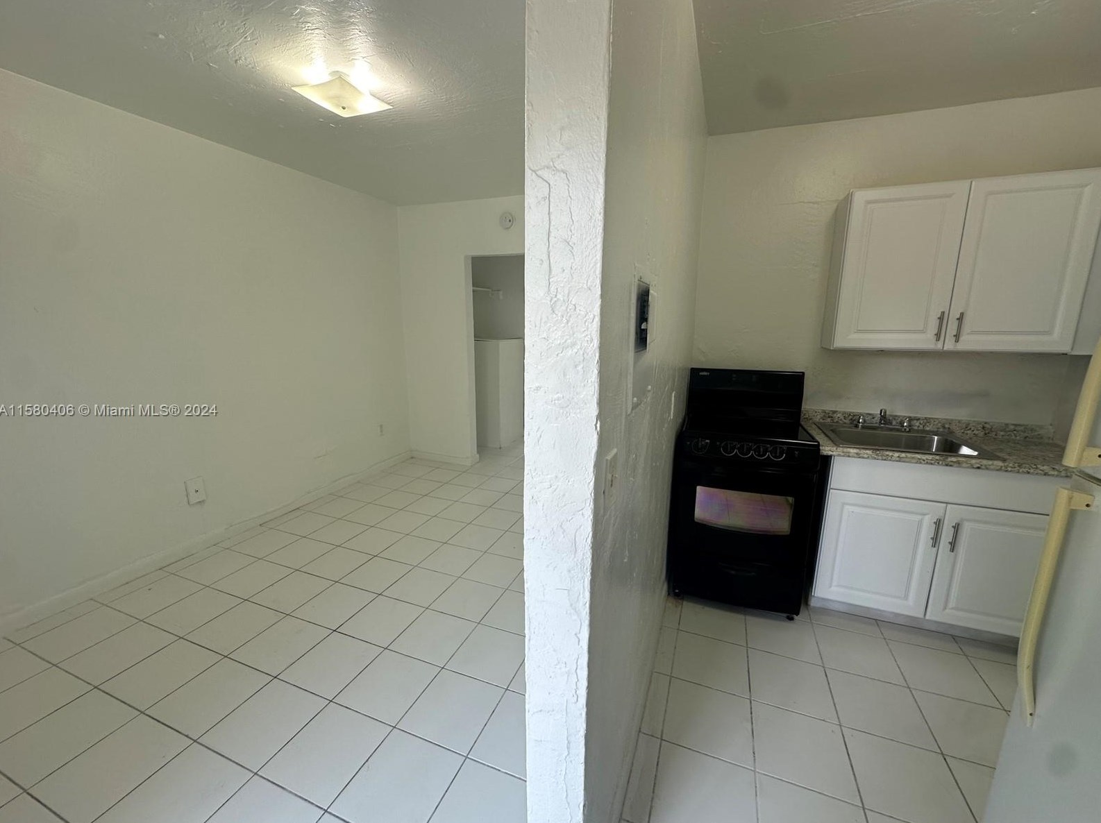 3669 Thomas Ave, Miami, FL 33133-5758