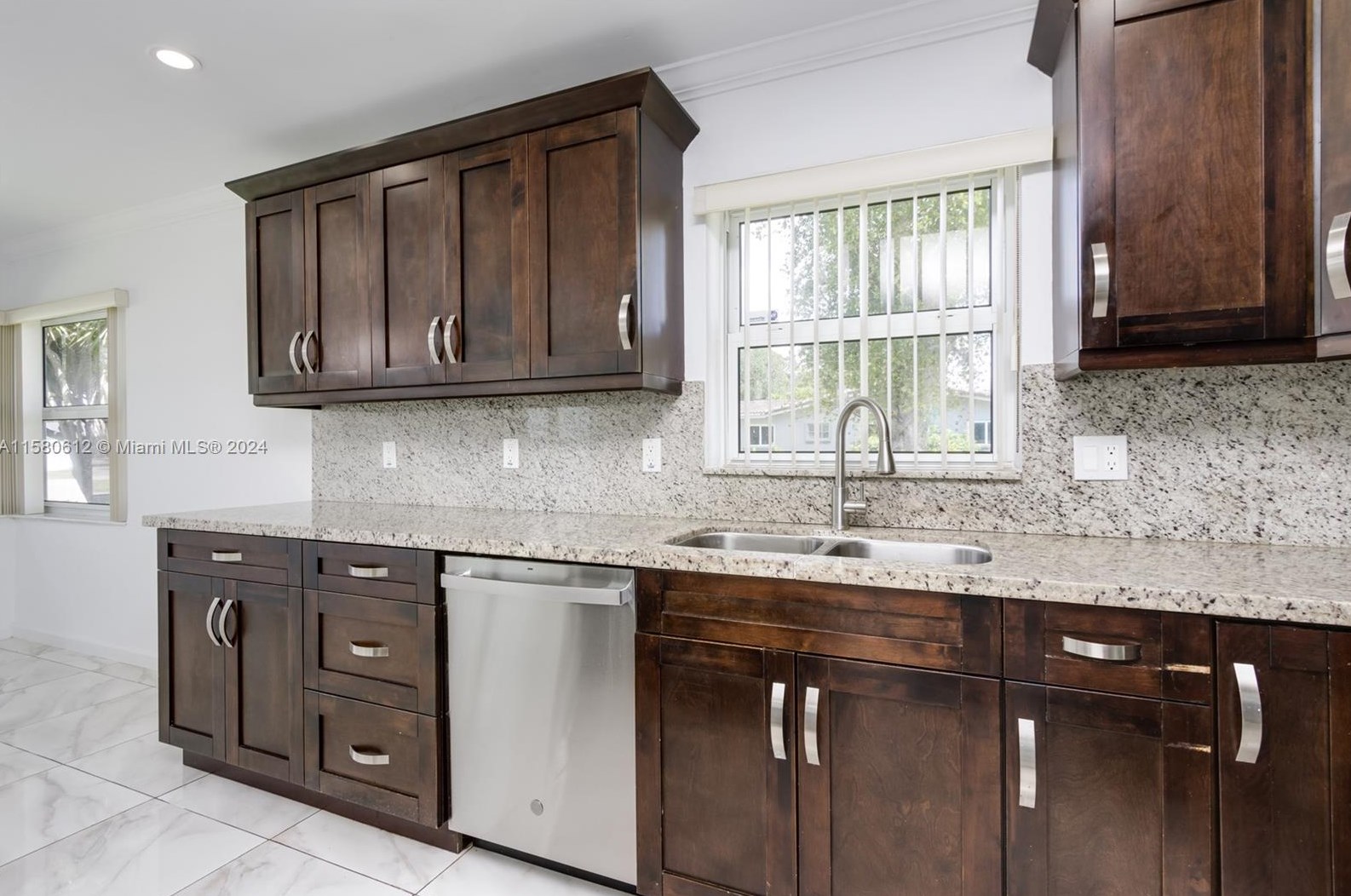 221 46th Ave, Hollywood FL 33023-5540 exterior