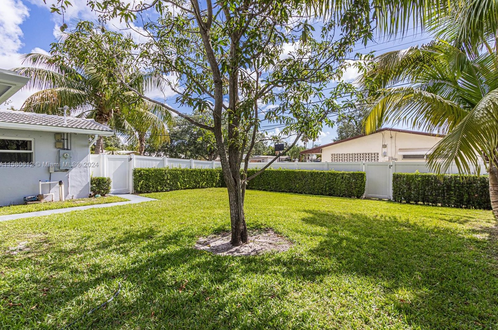 221 46th Ave, Hollywood FL 33023-5540 exterior