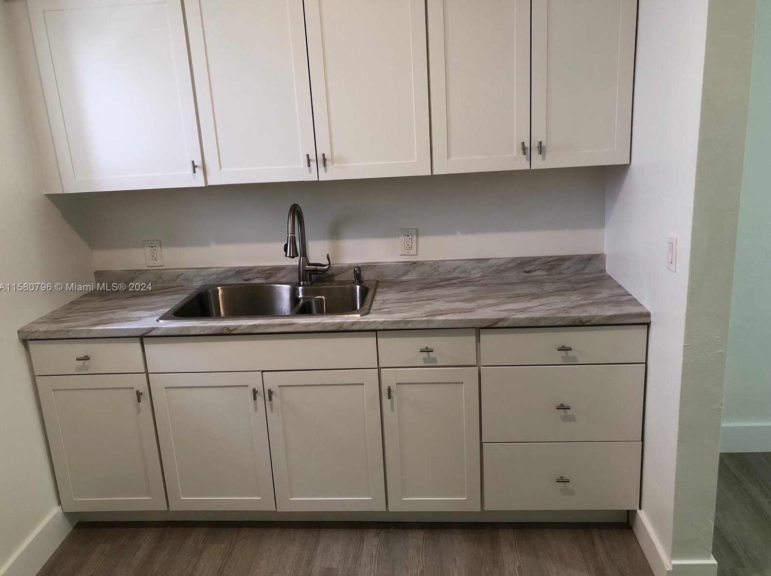 30 S Shore Dr #6, Miami Beach, FL 33141