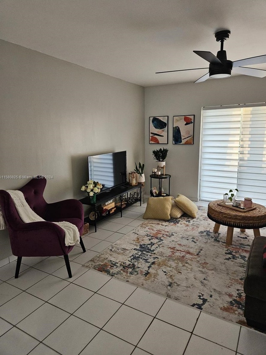 3011 W 76th St #a-214, Hialeah, FL 33018