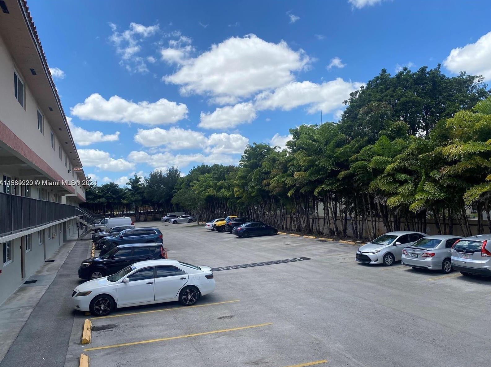 1650 W 44th Pl #227, Hialeah, FL 33012