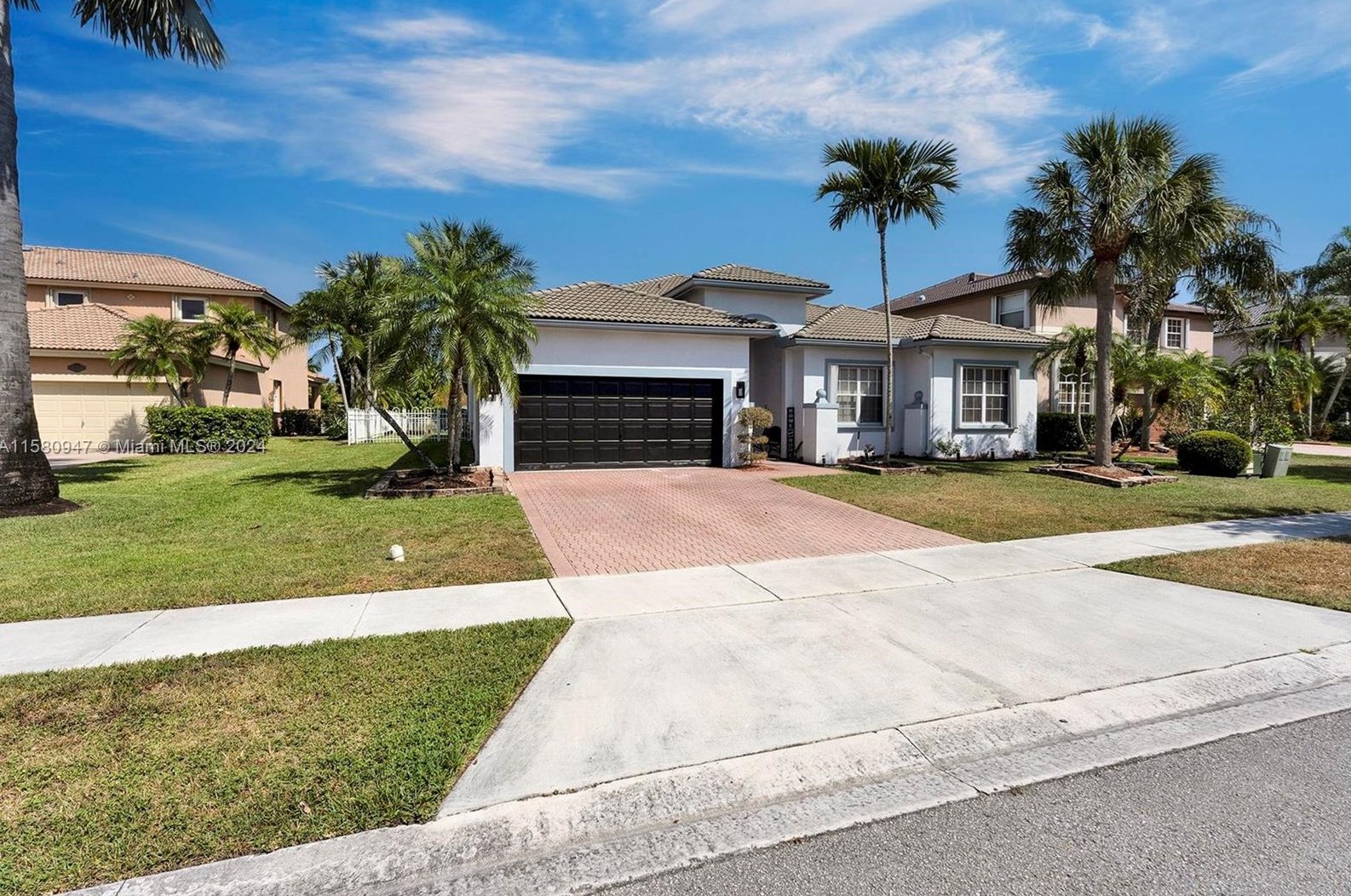 350 167th Ave, Hollywood, FL 33027-1037