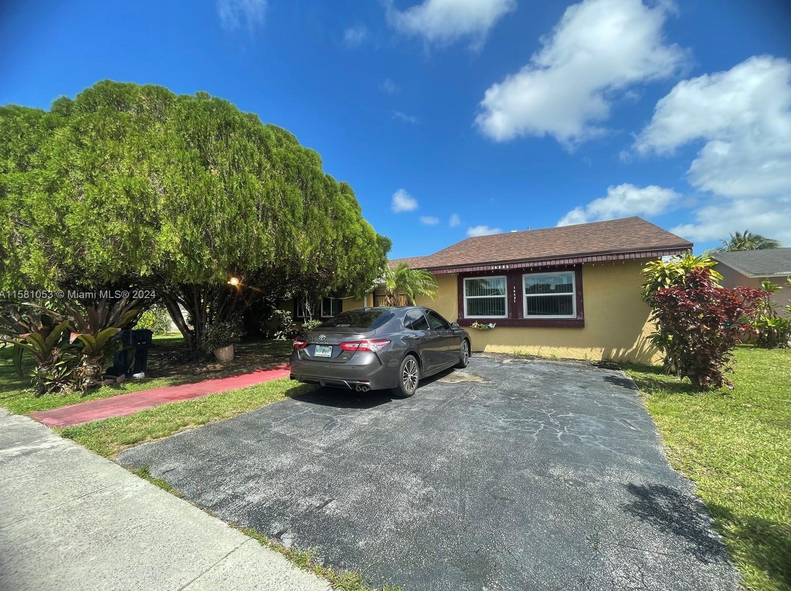 16531 103rd Pl, Miami, FL 33157-3161