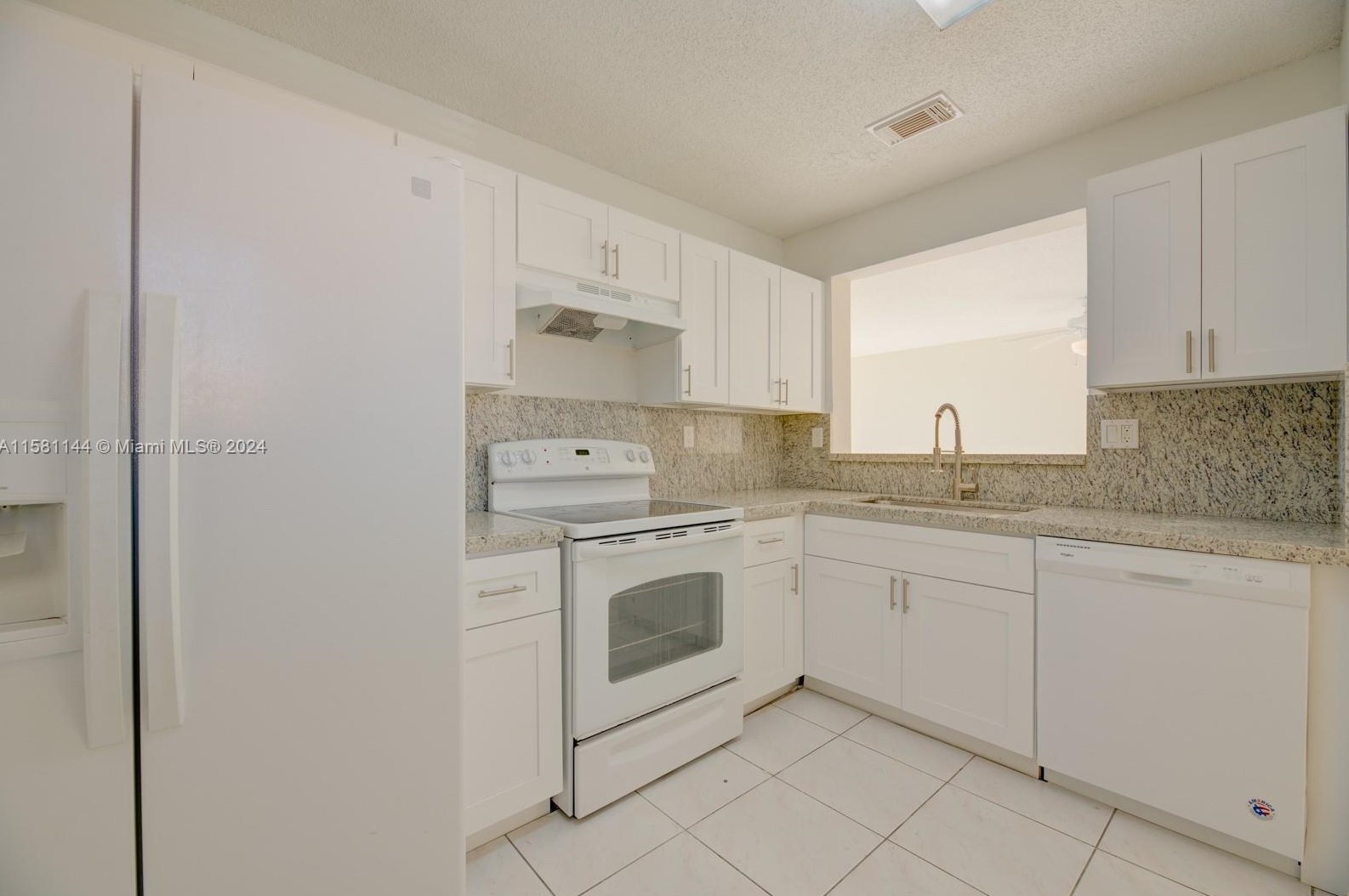 1137 125th Ave, Miami, FL 33182-2470