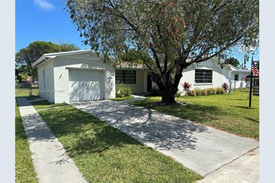 19015 SW 89th Ave - Photo 1