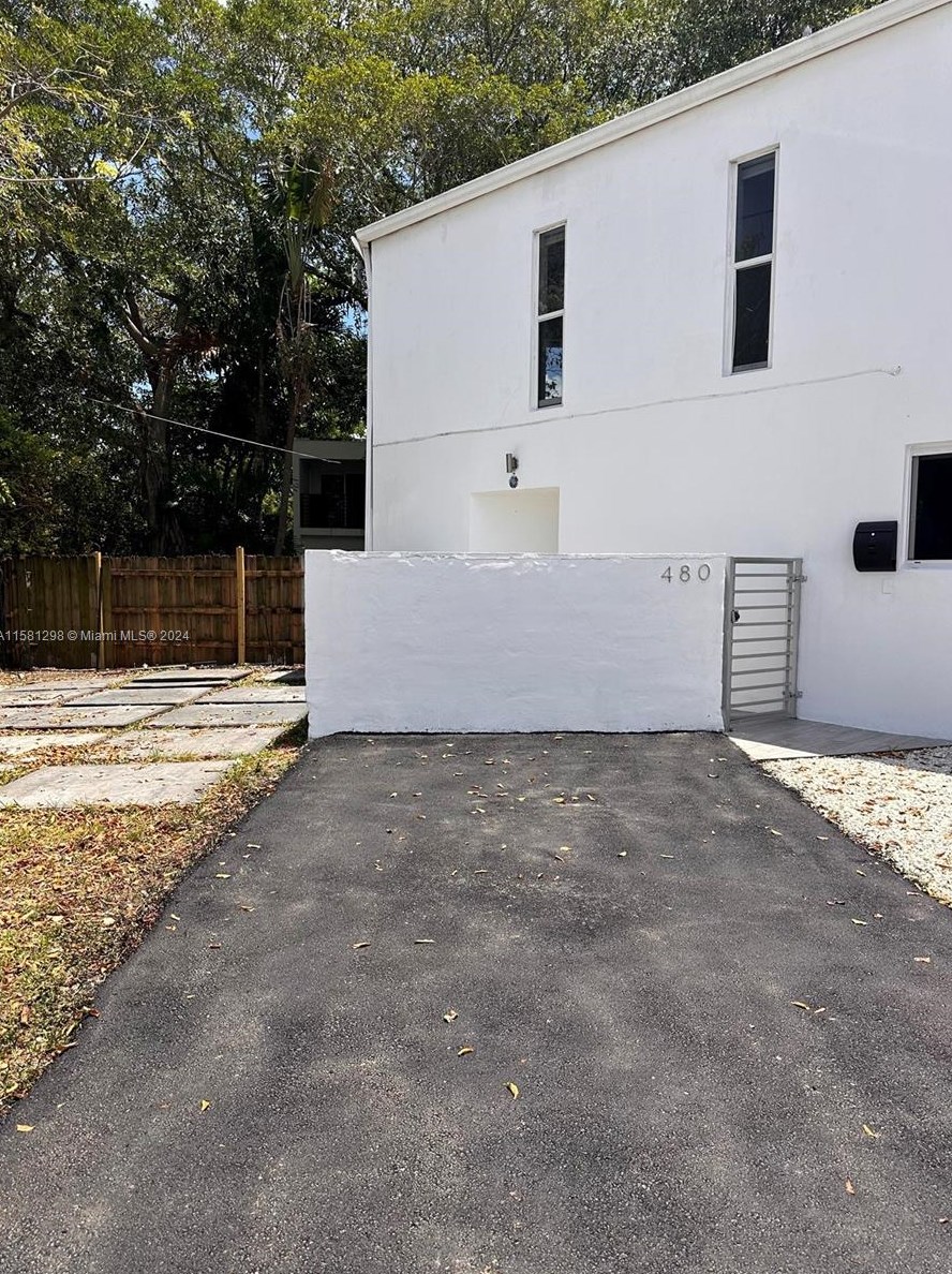 480 123rd St, Miami, FL 33161-5420