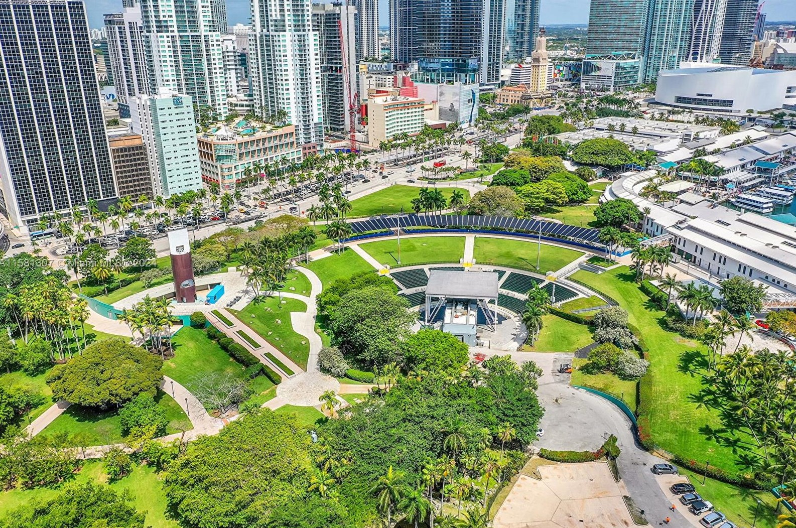 50 Biscayne Blvd, Miami FL 33132-2905 exterior