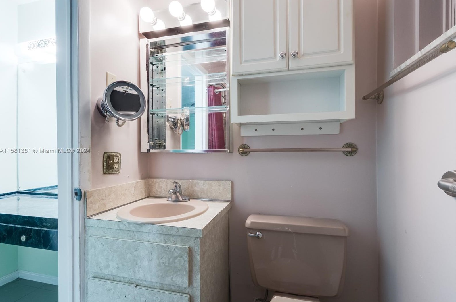 2131 53 Ave, Hollywood FL 33021-2336 exterior