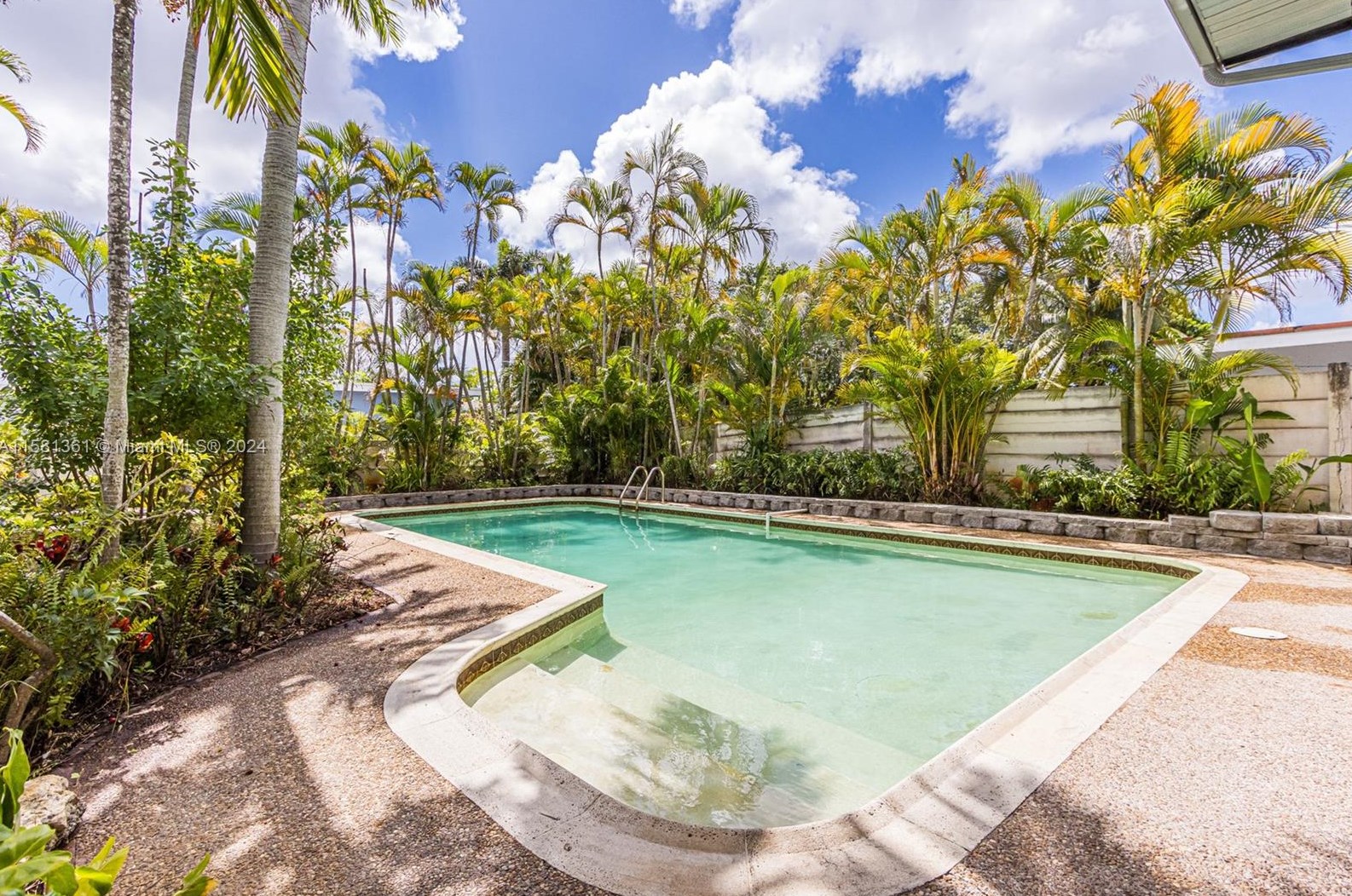 2131 53 Ave, Hollywood FL 33021-2336 exterior