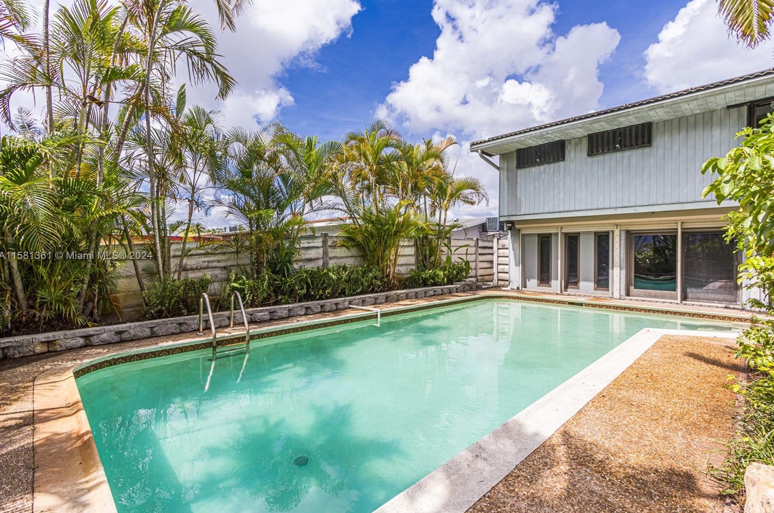 2131 53 Ave, Hollywood FL 33021-2336 exterior