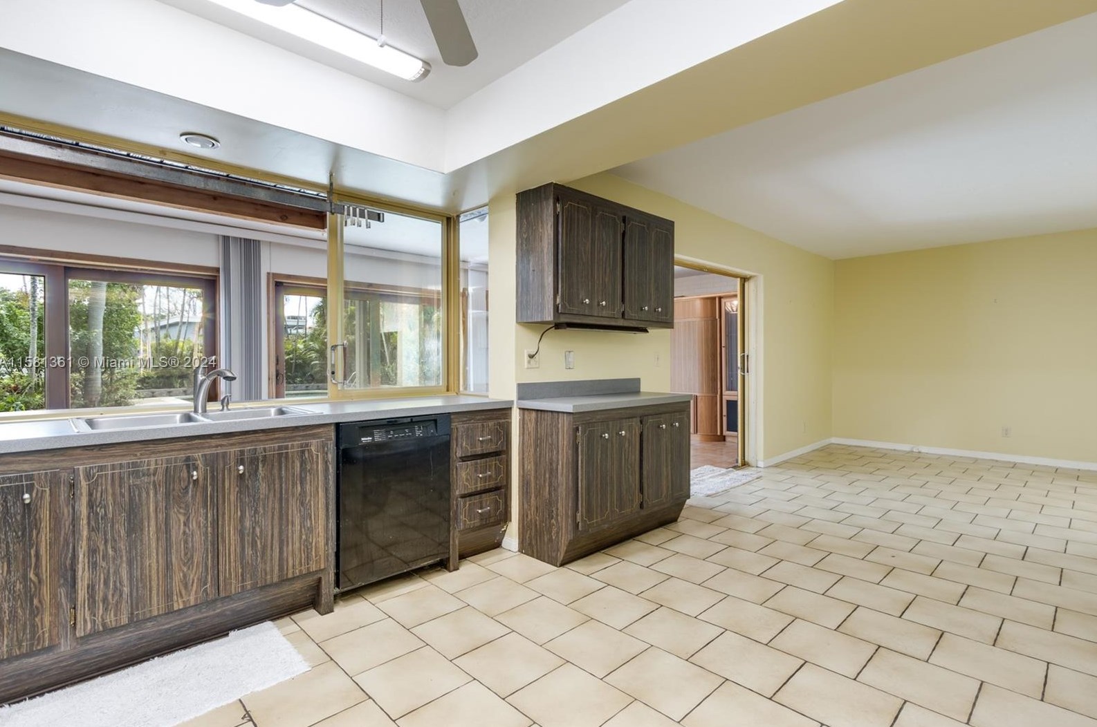 2131 53 Ave, Hollywood FL 33021-2336 exterior