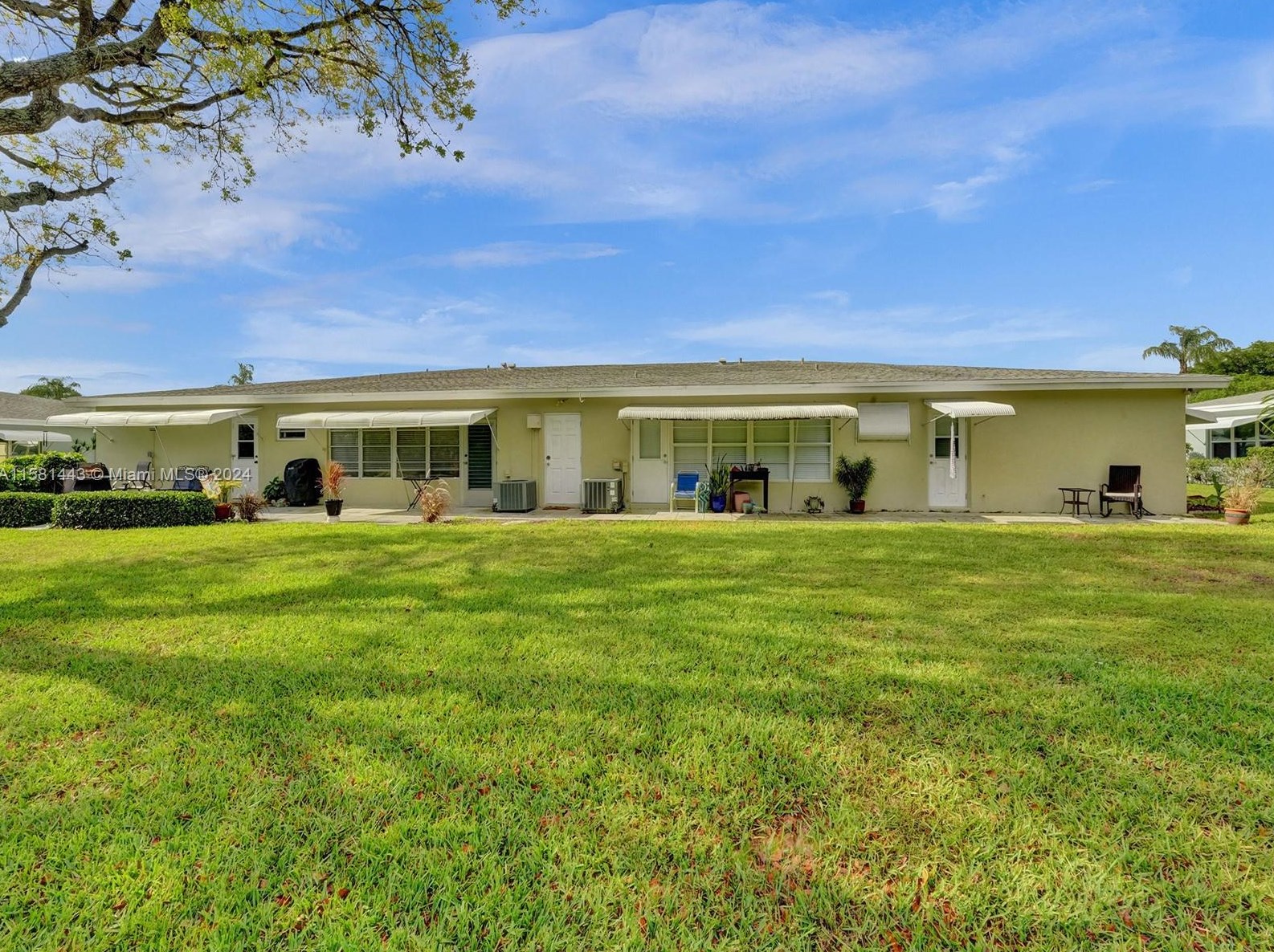 247 High Point Ct, Delray Beach, FL 33445-4054