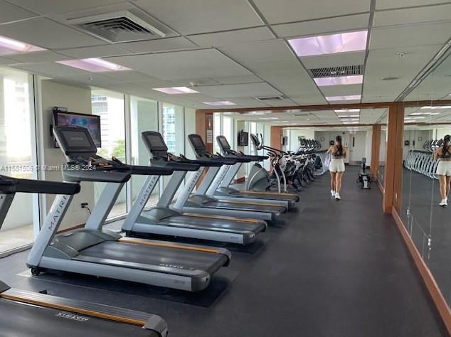 31 5th St, Miami FL 33131-2505 exterior