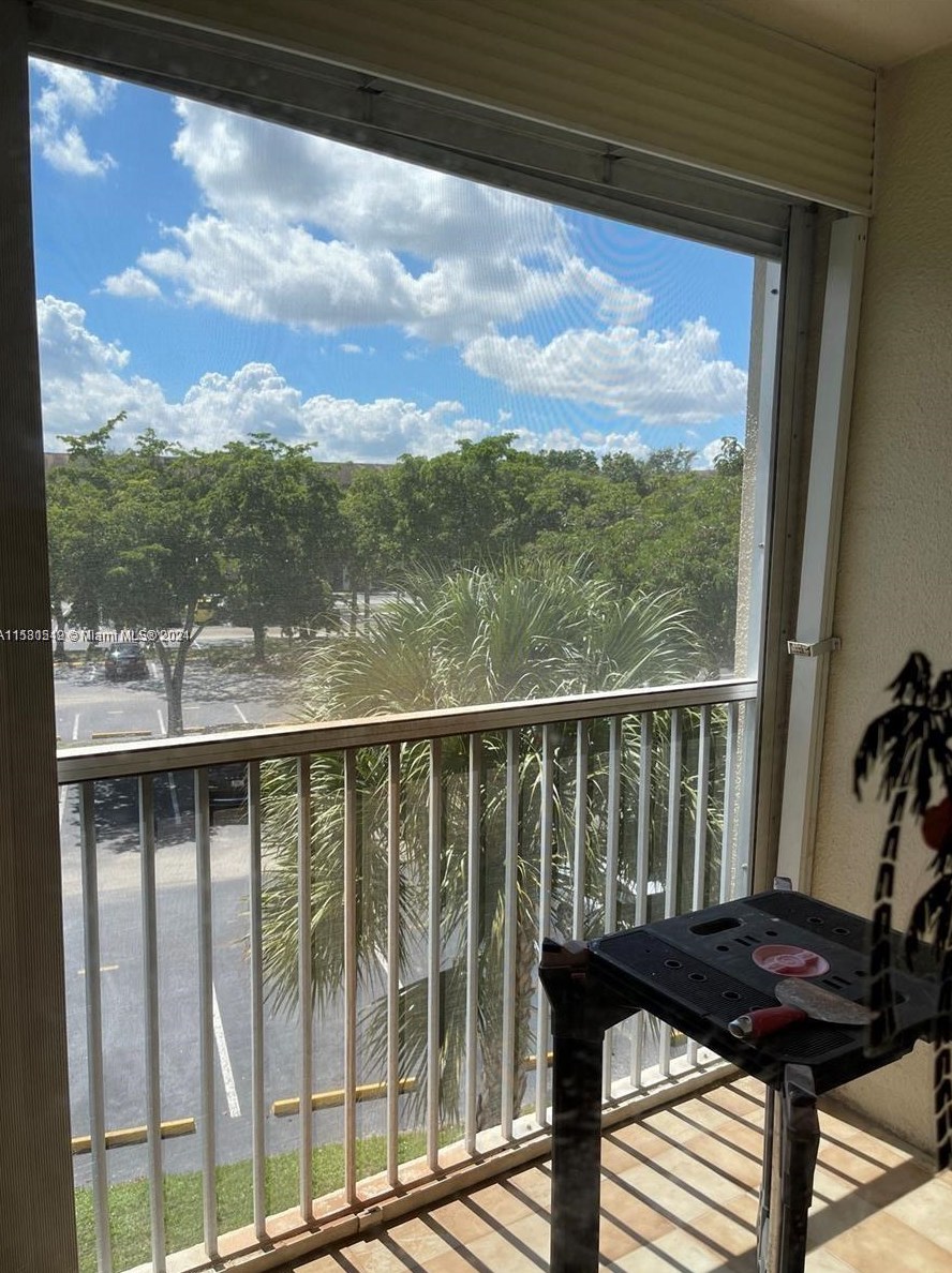 251 134th Way, Hollywood FL  33027-1687 exterior