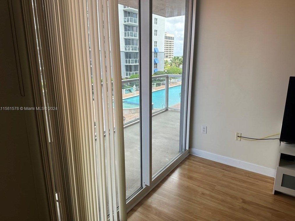 5077 7th St, Miami FL  33126-3410 exterior