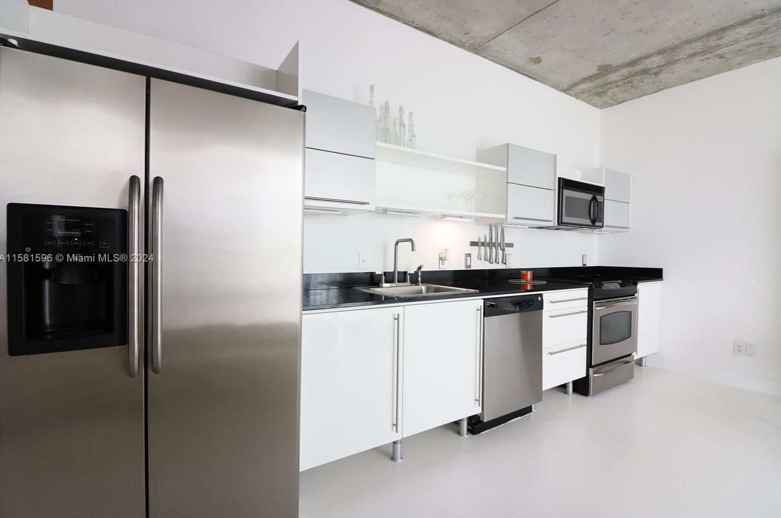 690 1st Ct, Miami FL  33130-2934 exterior