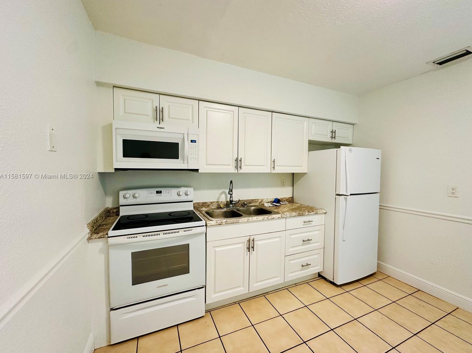 9433 174th St, Miami, FL 33157-5614